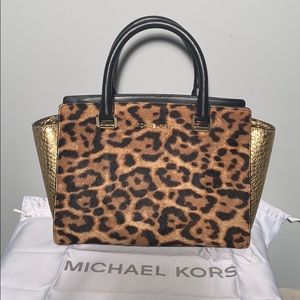 MICHAEL KORS 🧡 cheetah/gold purse